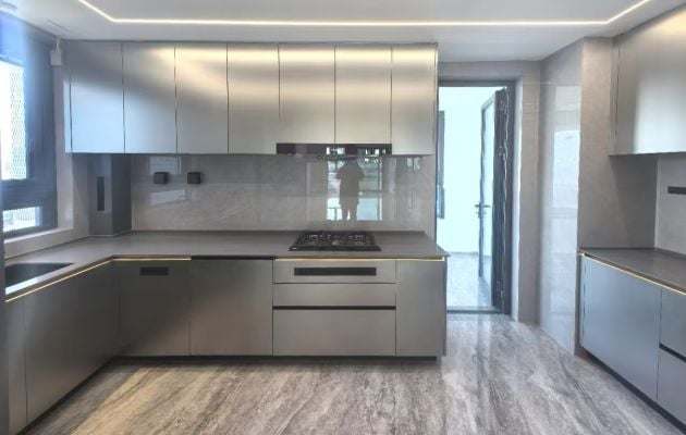 Brand new apt with 4 rooms,bright and modern,with gym and outdoor pool