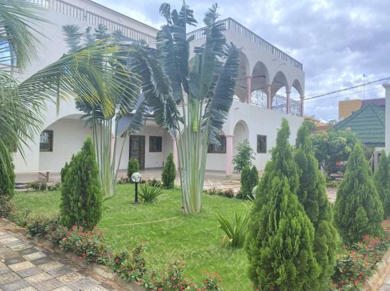 UN DUPLEX DE 07 PIÈCES EN LOCATION DANS LE QUARTIER OUAGA2000 ZONE ...