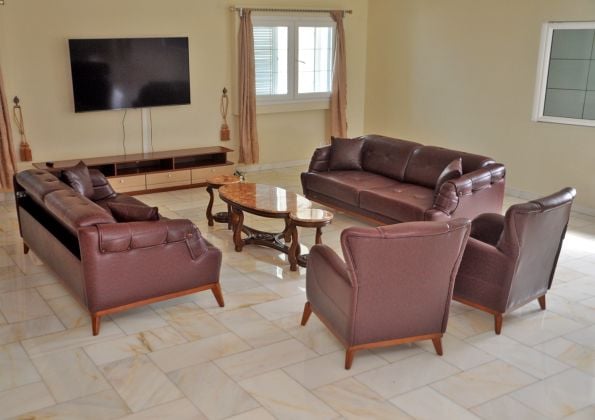 `LOCATION D'UNE SPLENDIDE VILLA À PISCINE & VUE SUR MER À ...