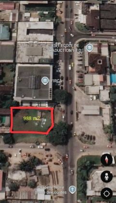 Terreno ad angolo di 988 m2 in vendita a Cocody 2 Plateaux Angré 7a ...