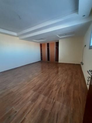 Studio a Louer Vide a Mers Sultan