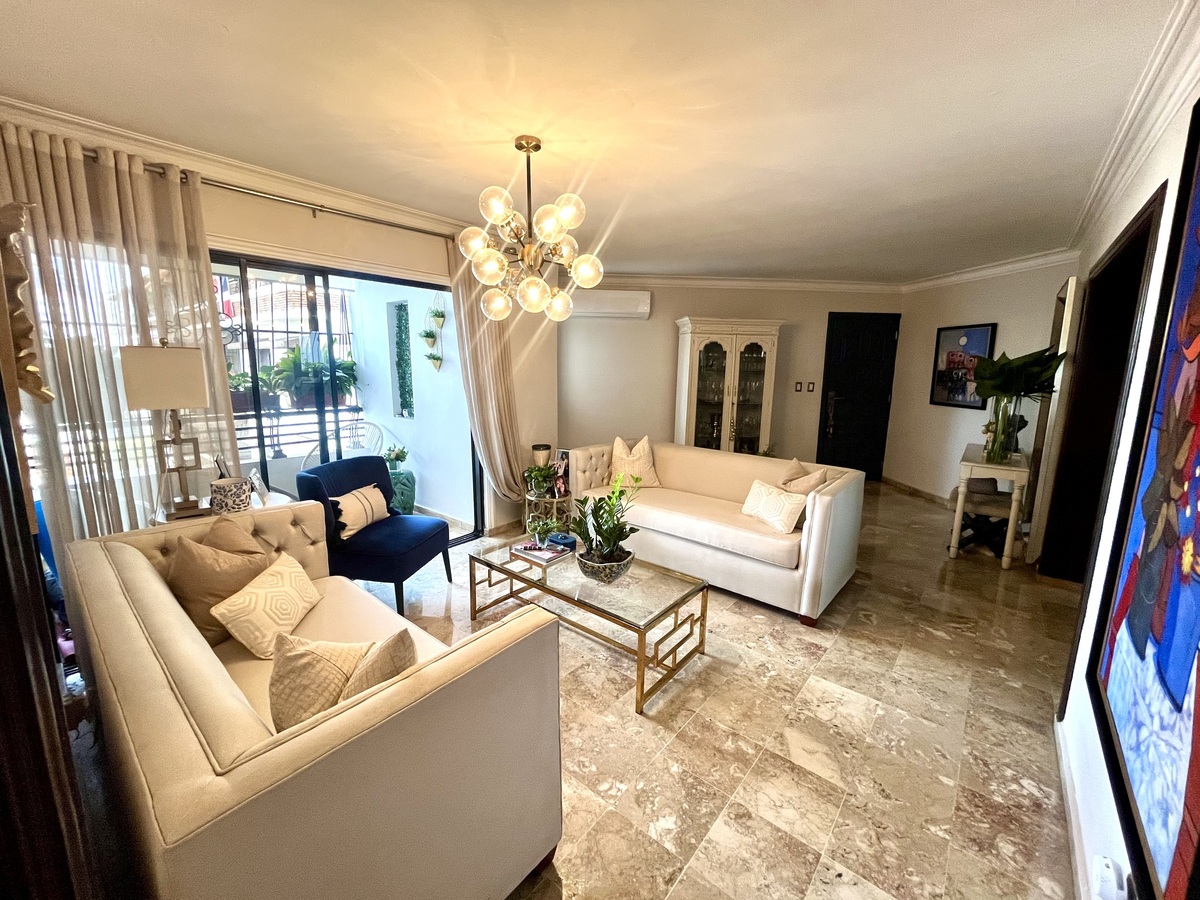 VENDO EN PIANTINI APARTAMENTO EDIFICIO CLASICO 