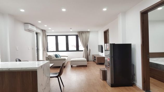 Bright, modern 2 – bedroom apartment with balcony in Vong Thi ...