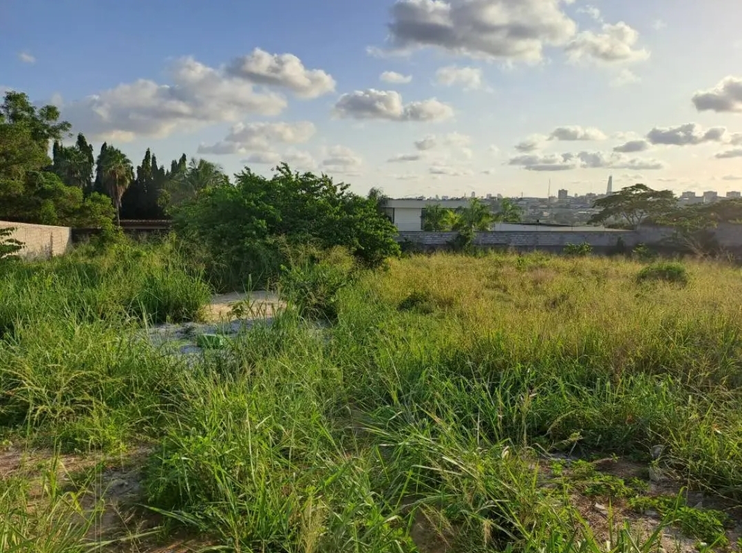 Vendesi terreno di 500 m2, uso commerciale, Faya, su Boulevard Mitterant 