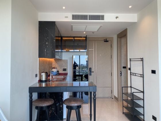 Condo for rent,T he Riviera Ocean Drive, walk to the beach 5 minutes