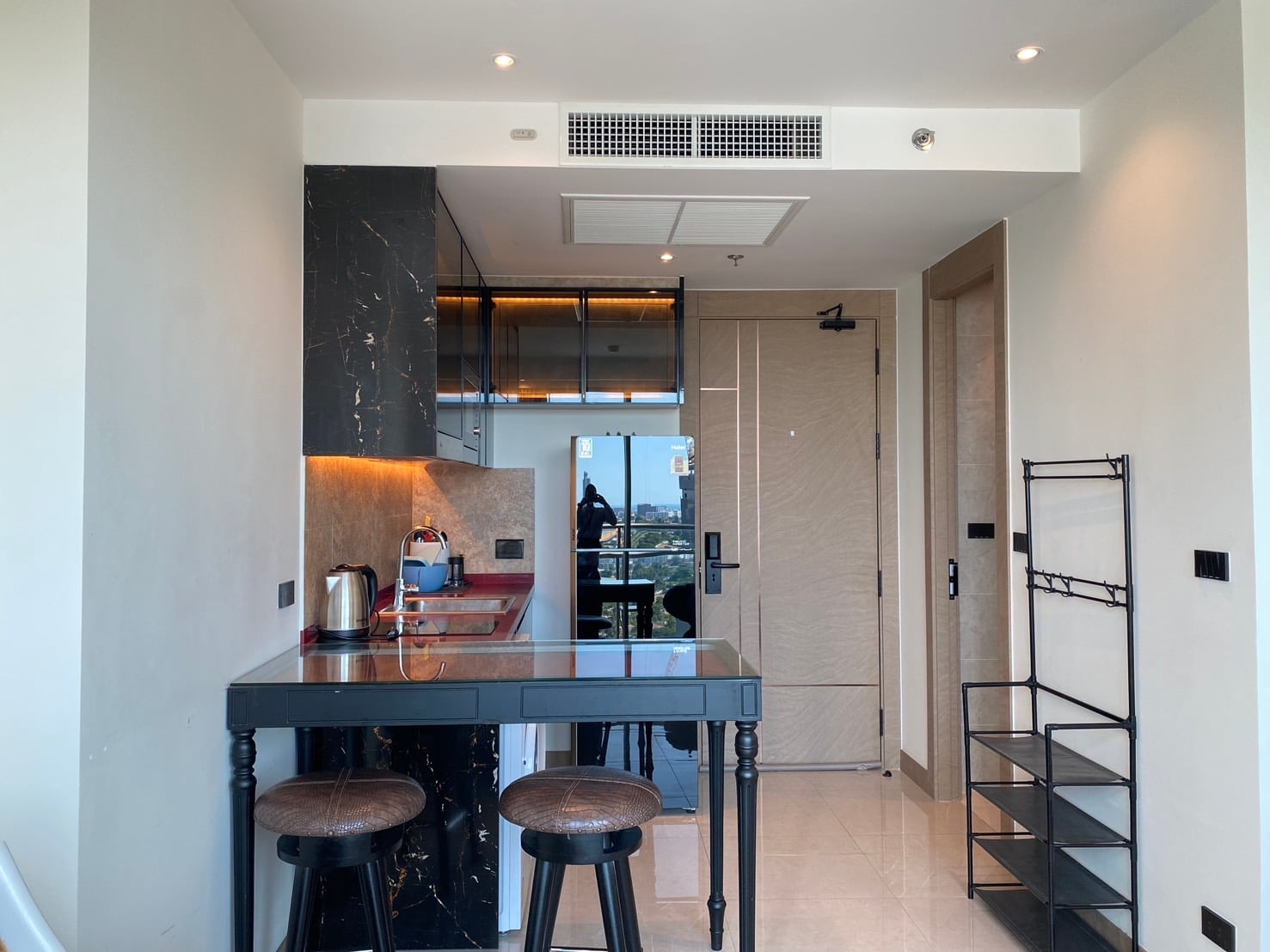 Condo for rent,T he Riviera Ocean Drive, walk to the beach 5 minutes