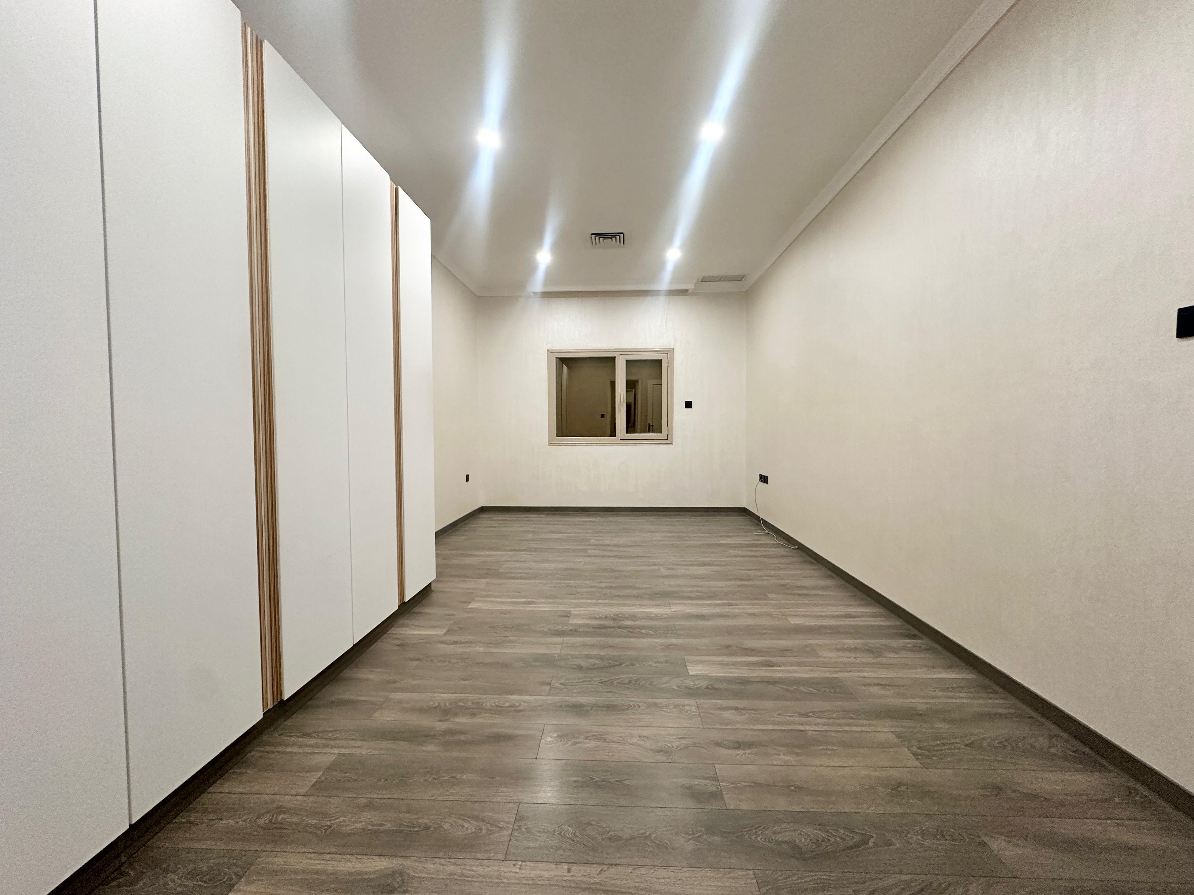 Four bedroom floor for rent in Al-Siddeeq