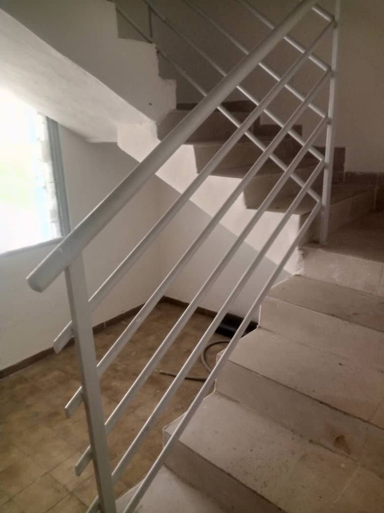 Villa duplex à usage professionnel a Abidjan Mall