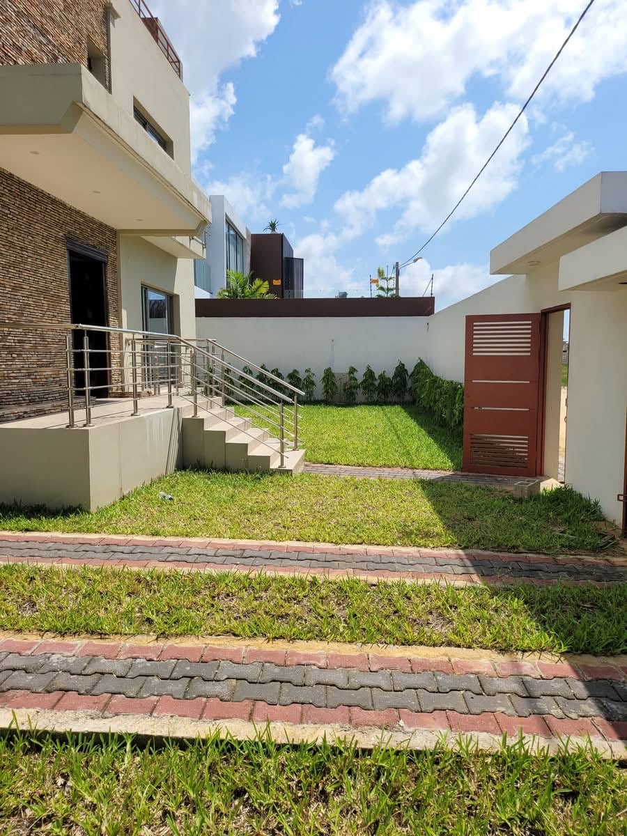 VILLA DUPLEX 6 PIÈCE EN VENTE A BASSAM 