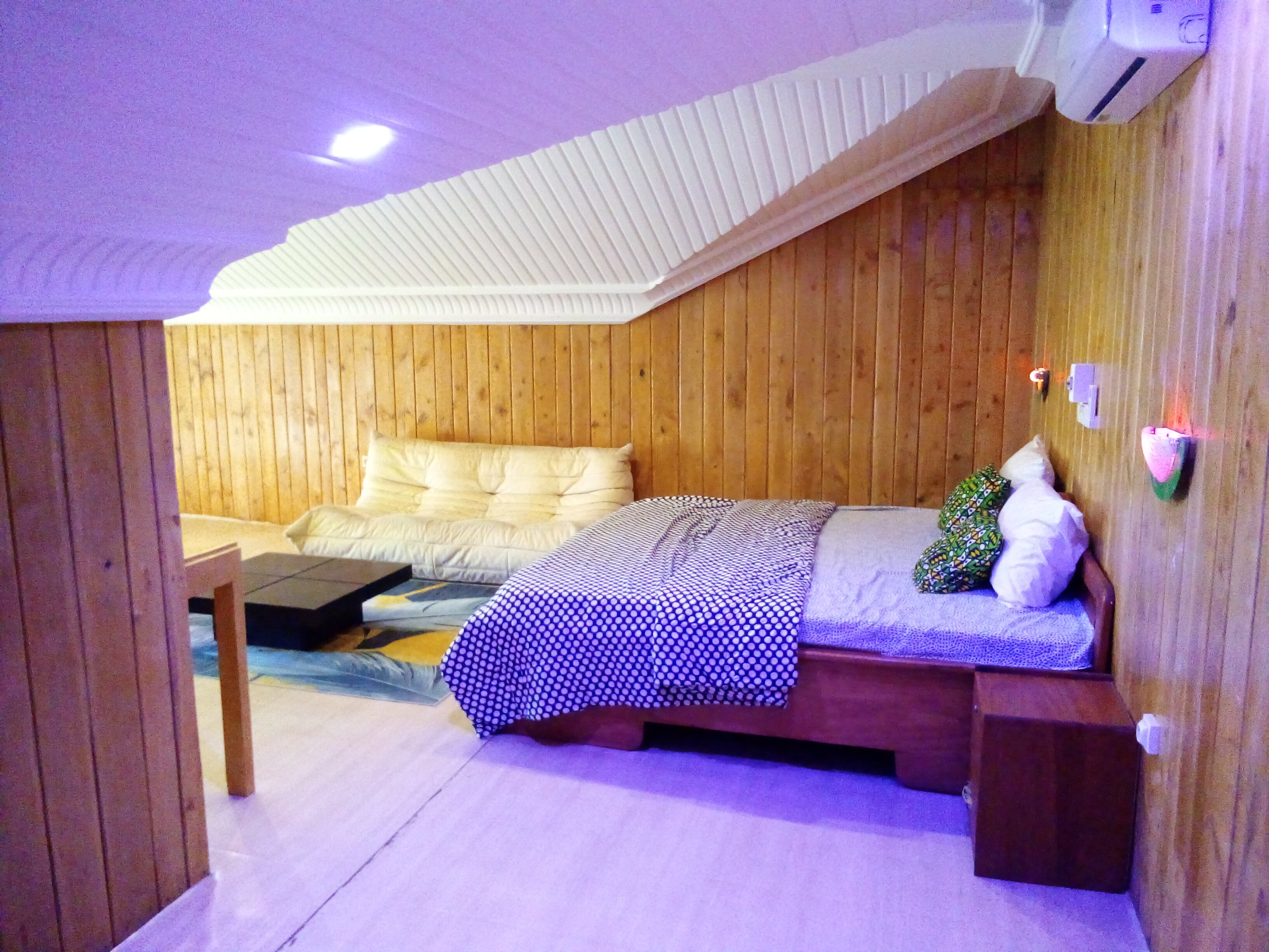 Furnished 3-room apartment for rent, Fidjrossè beach - Cotonou 