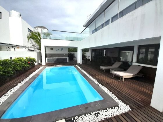 Modern, spacious and fully furnished villa with swimming pool for rent in ...