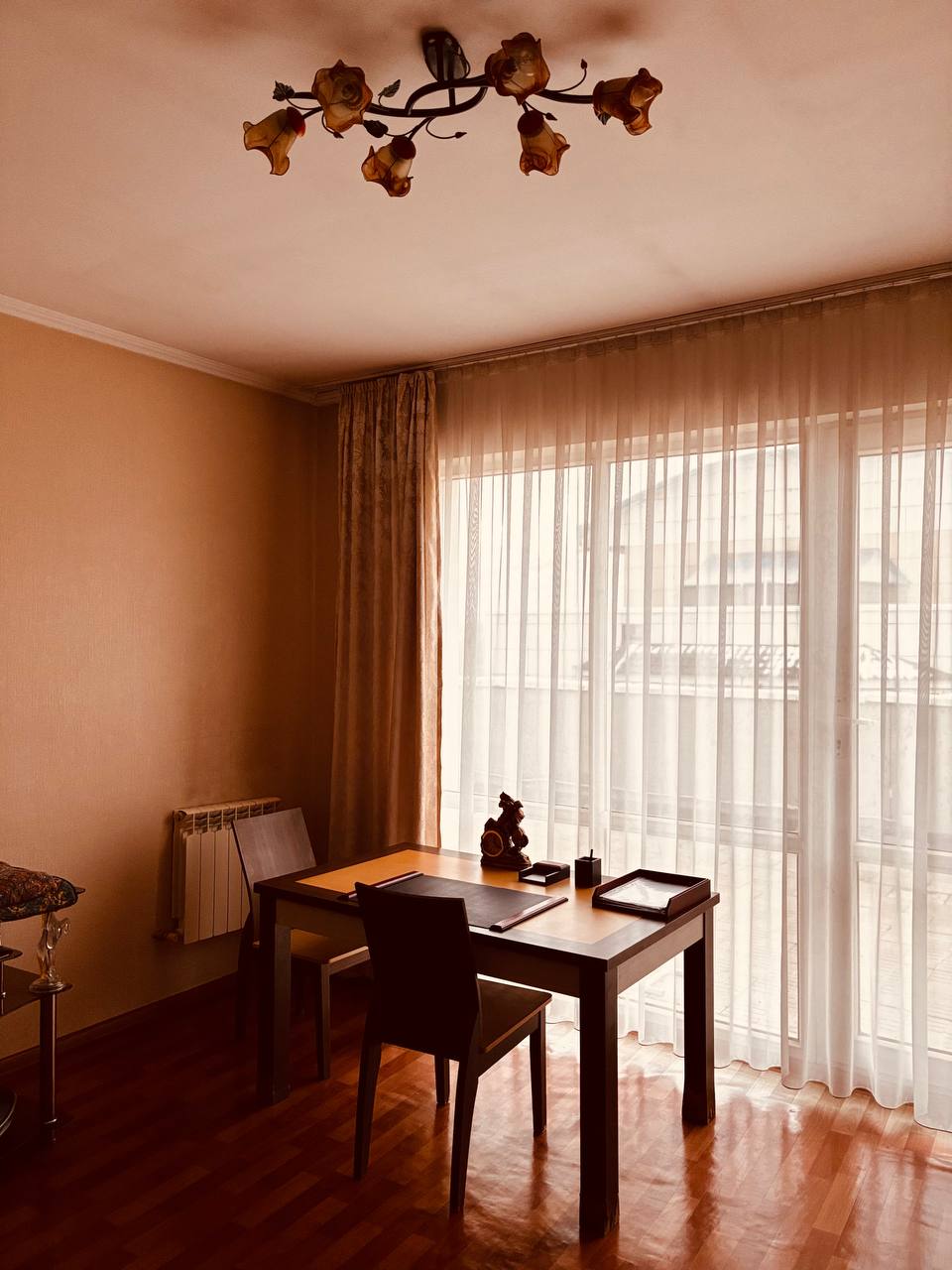 Penthouse avec vue panoramique sur les montagnes à Almaty