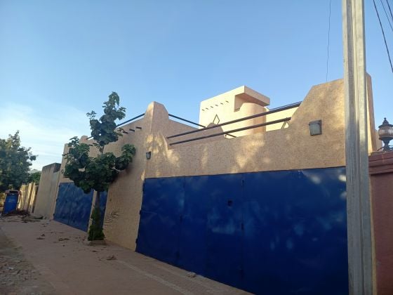 Duplexe 4 chambre salon piscine Ouaga 2000