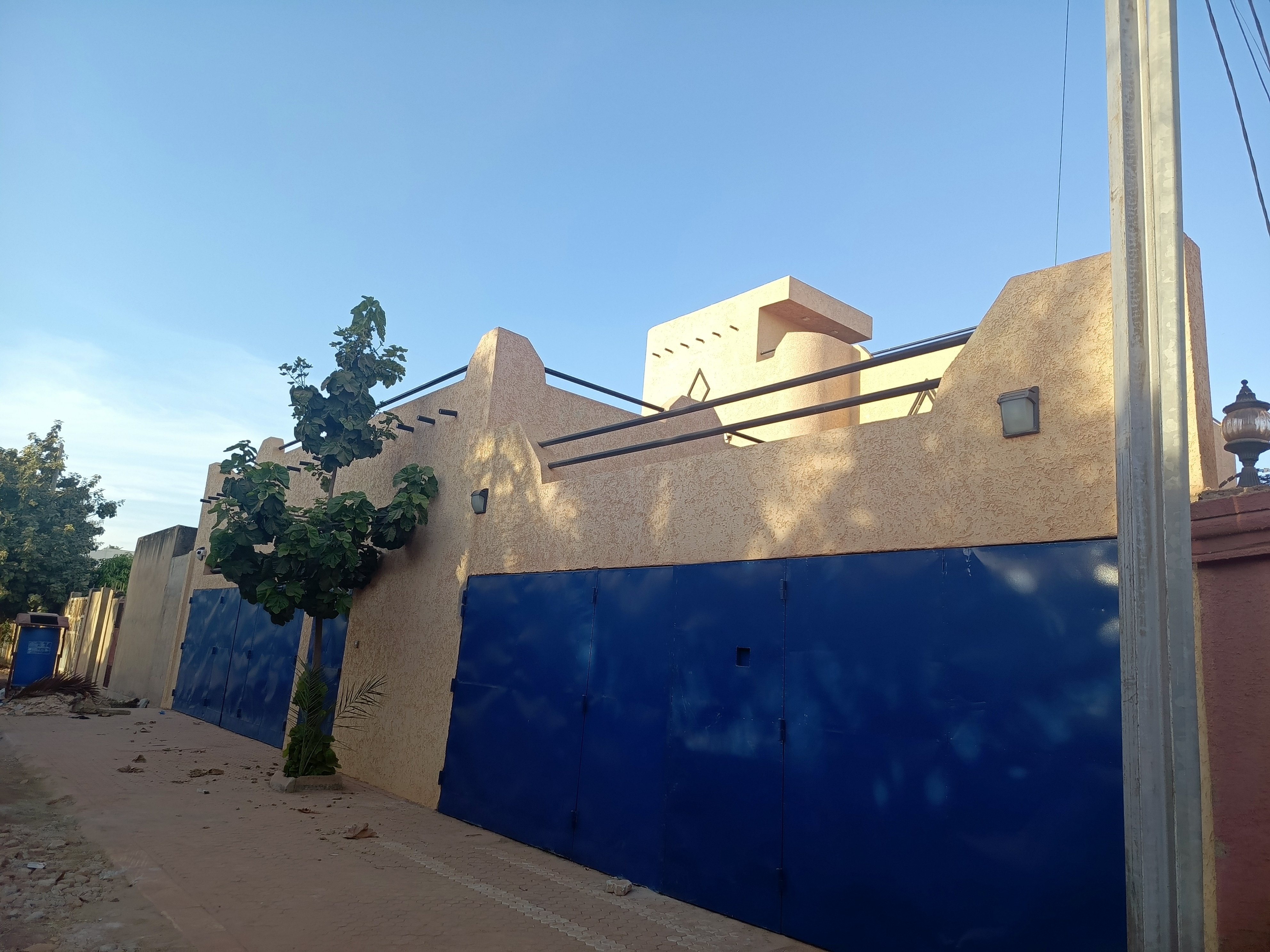 Duplexe 4 chambre salon piscine Ouaga 2000