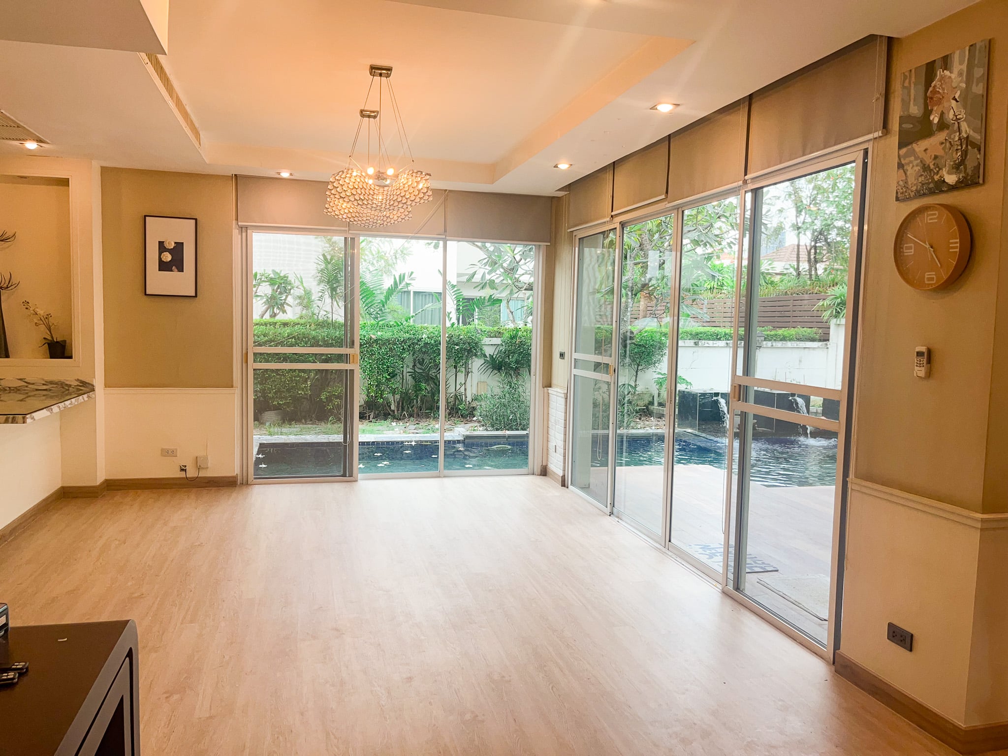 Villa de style resort avec piscine et bureau vitré | Villa Arcadia Srinakarin