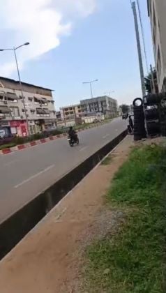 Terreno commerciale in vendita, 850 m2, a Cocody Riviera Faya, strada ...