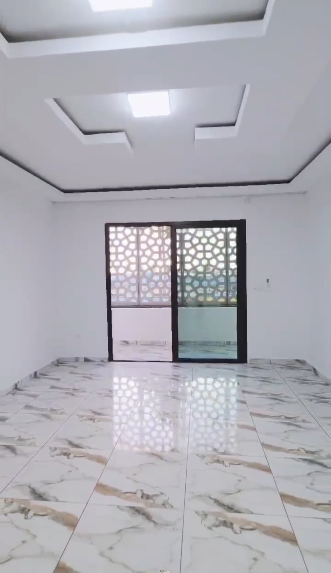 In vendita: magnifico appartamento di 4 locali al 2° piano nella zona residenziale di Marcory 