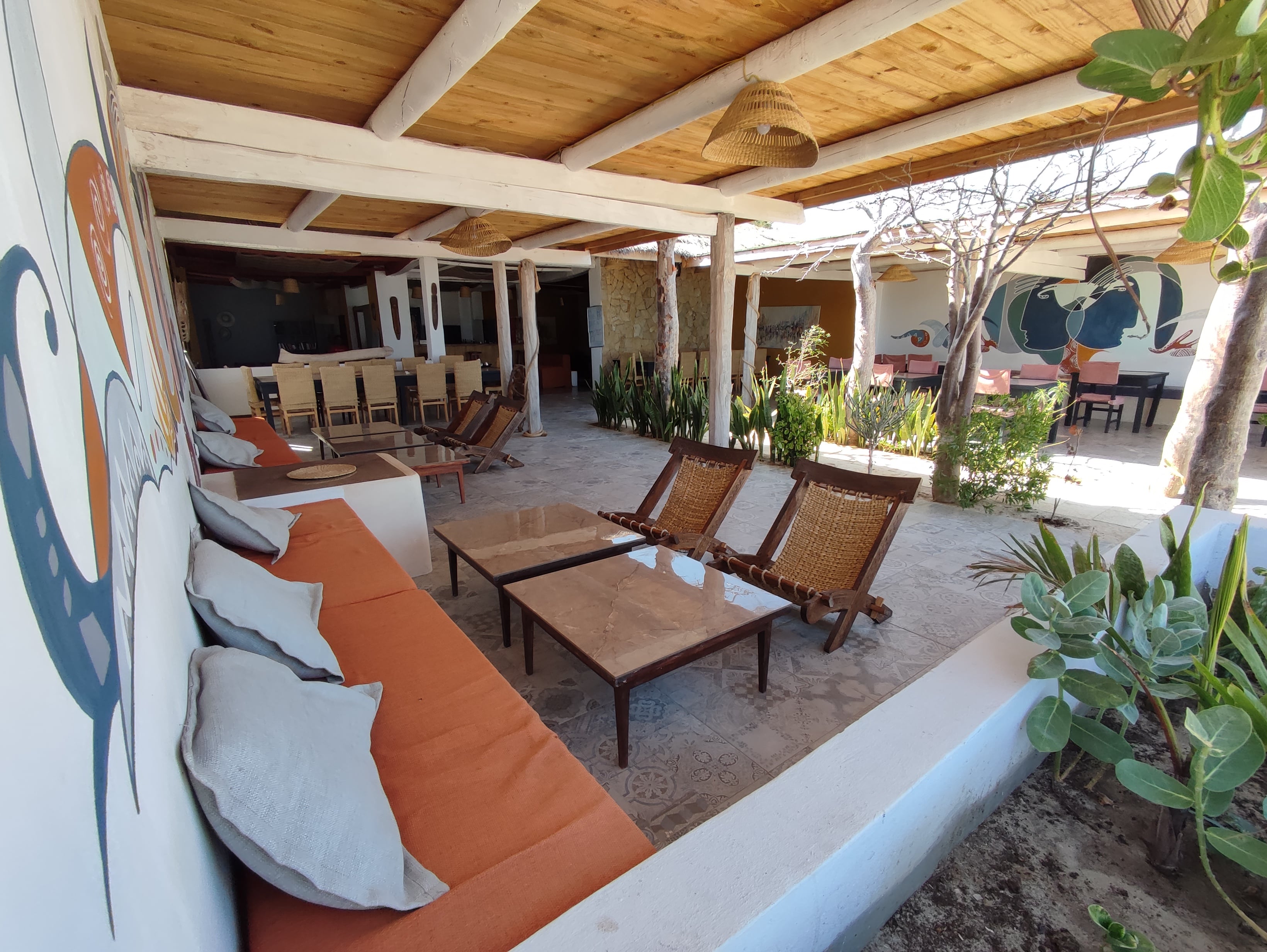 Exceptional beachfront hotel and restaurant in Anakao – 12 bungalows on 1.87 hectares