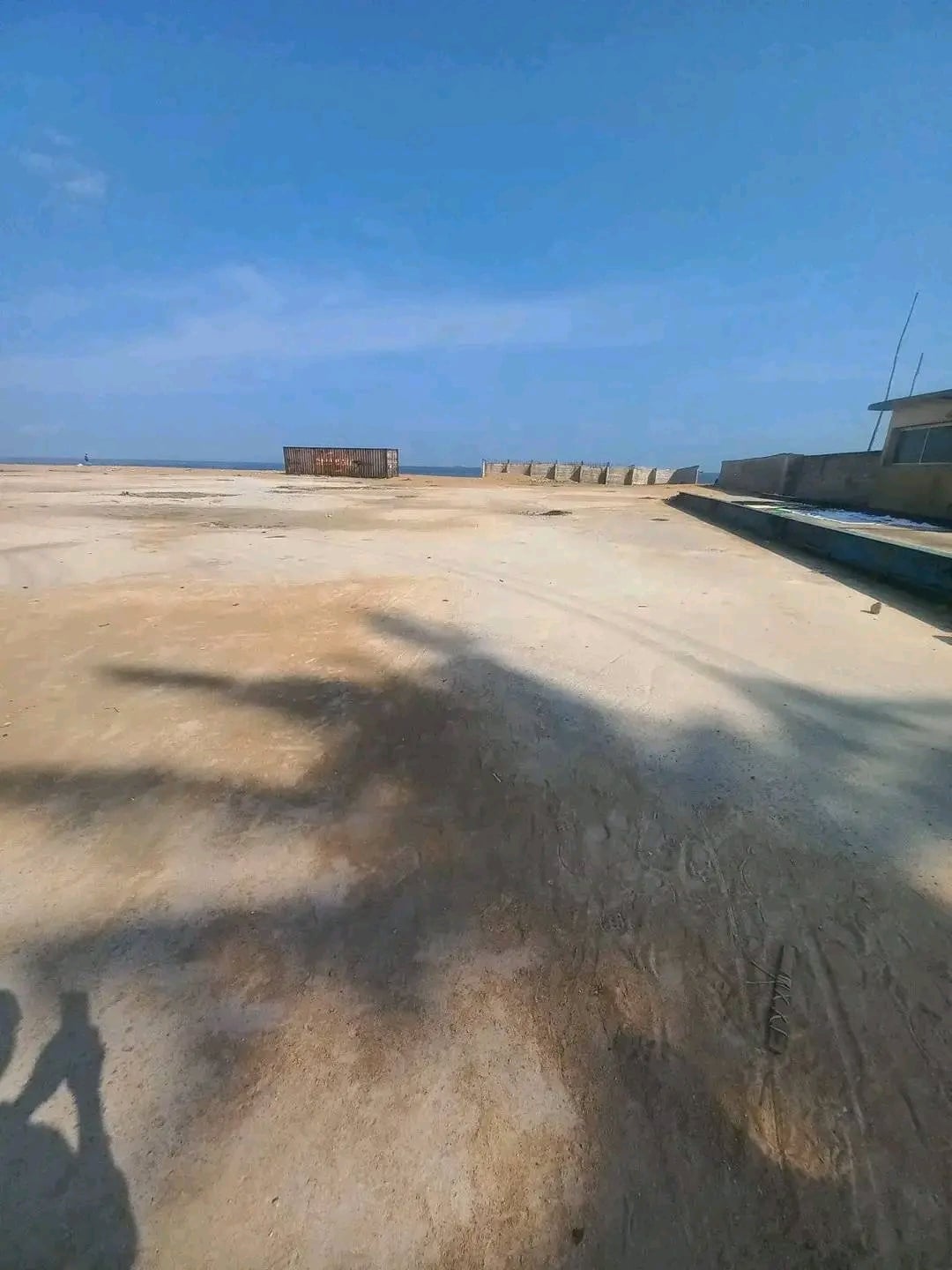 Noleggio di una piattaforma di 8513 m2 nell'area portuale di Vridi 