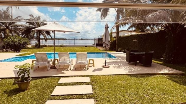 VRIDI Cité  en face de Zone 4 Biétry vente villa sur 1200m2