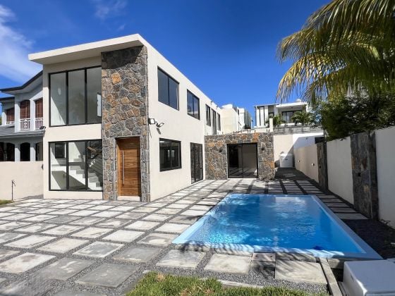 FOR SALE - BRAND NEW 3-BEDROOM VILLA - PEREYBERE