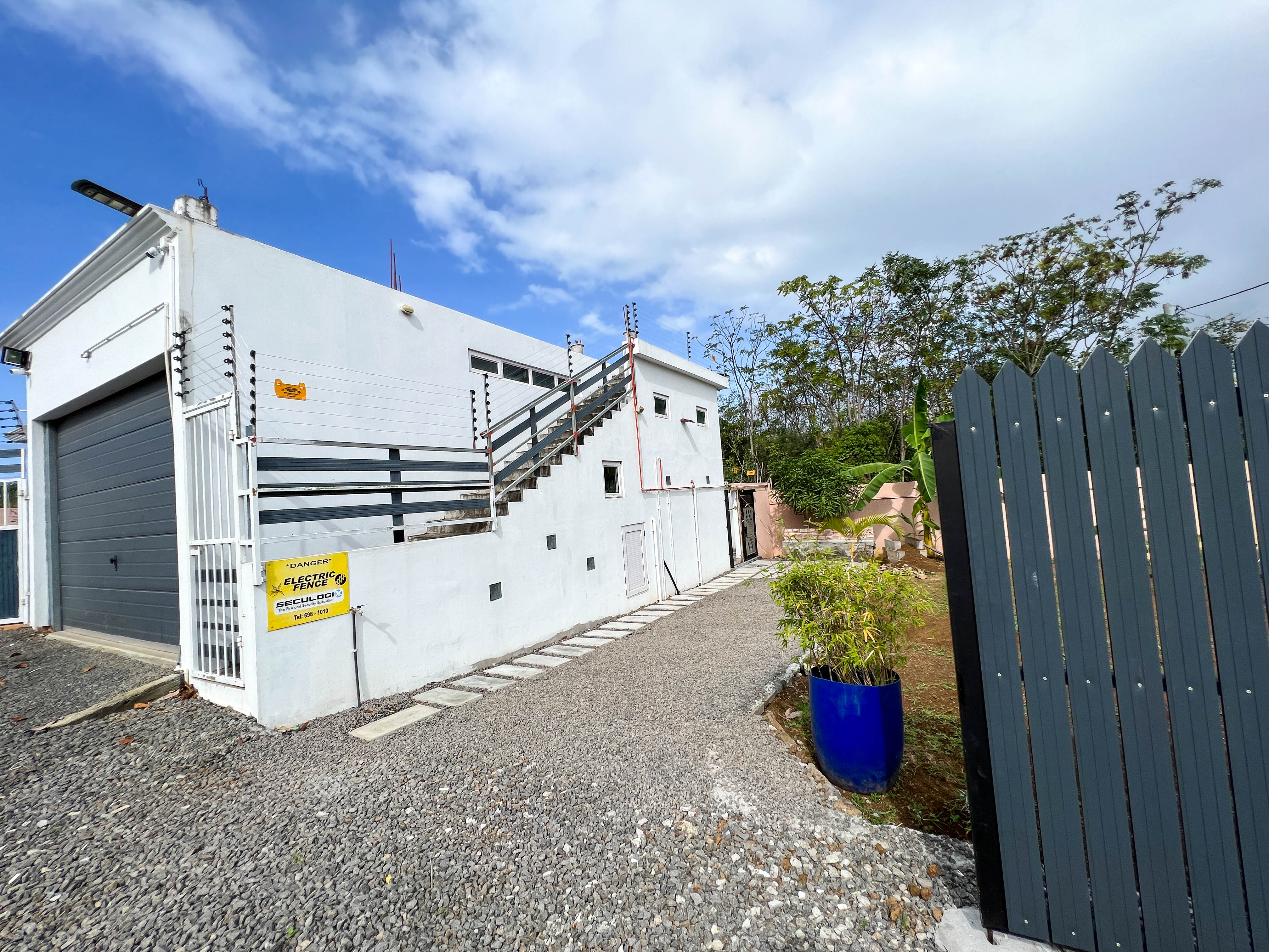 À LOUER - APPARTEMENT D'UNE CHAMBRE -  GRAND BAIE