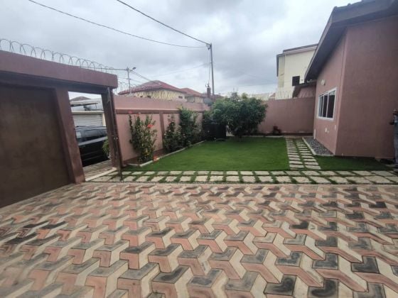 Chic villa en vente dans la Cité MOKPOKPO à ...