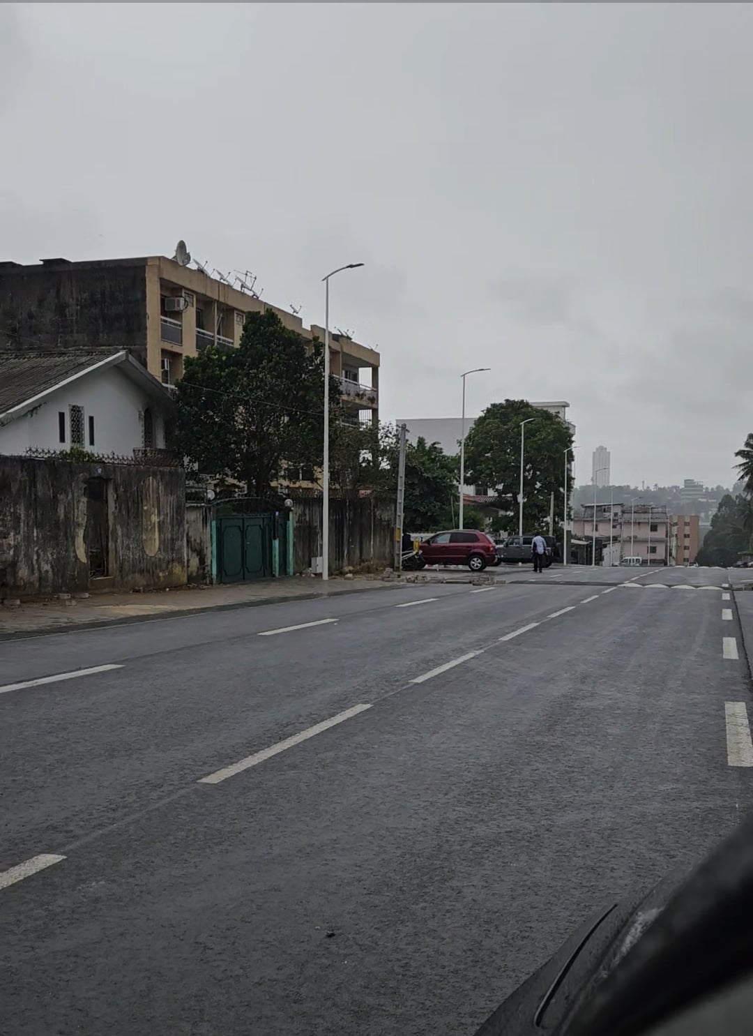 Cocody danga un terrain de 1100m2 à vendre situé sur la voie principale qui mène au plateau 