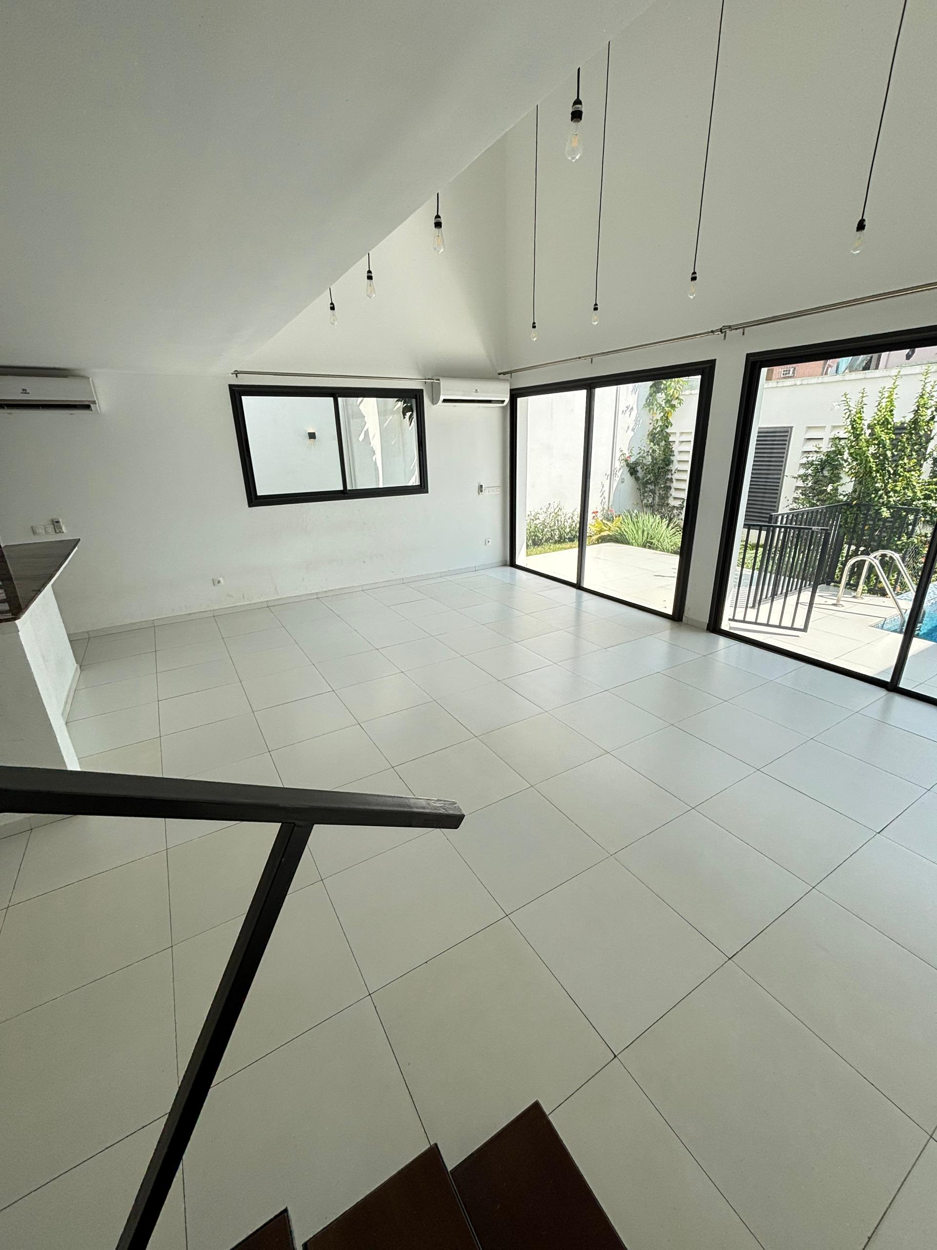 LOCATION VILLA DUPLEX 5 PIÈCES + DÉPENDANCE RIVIERA 3