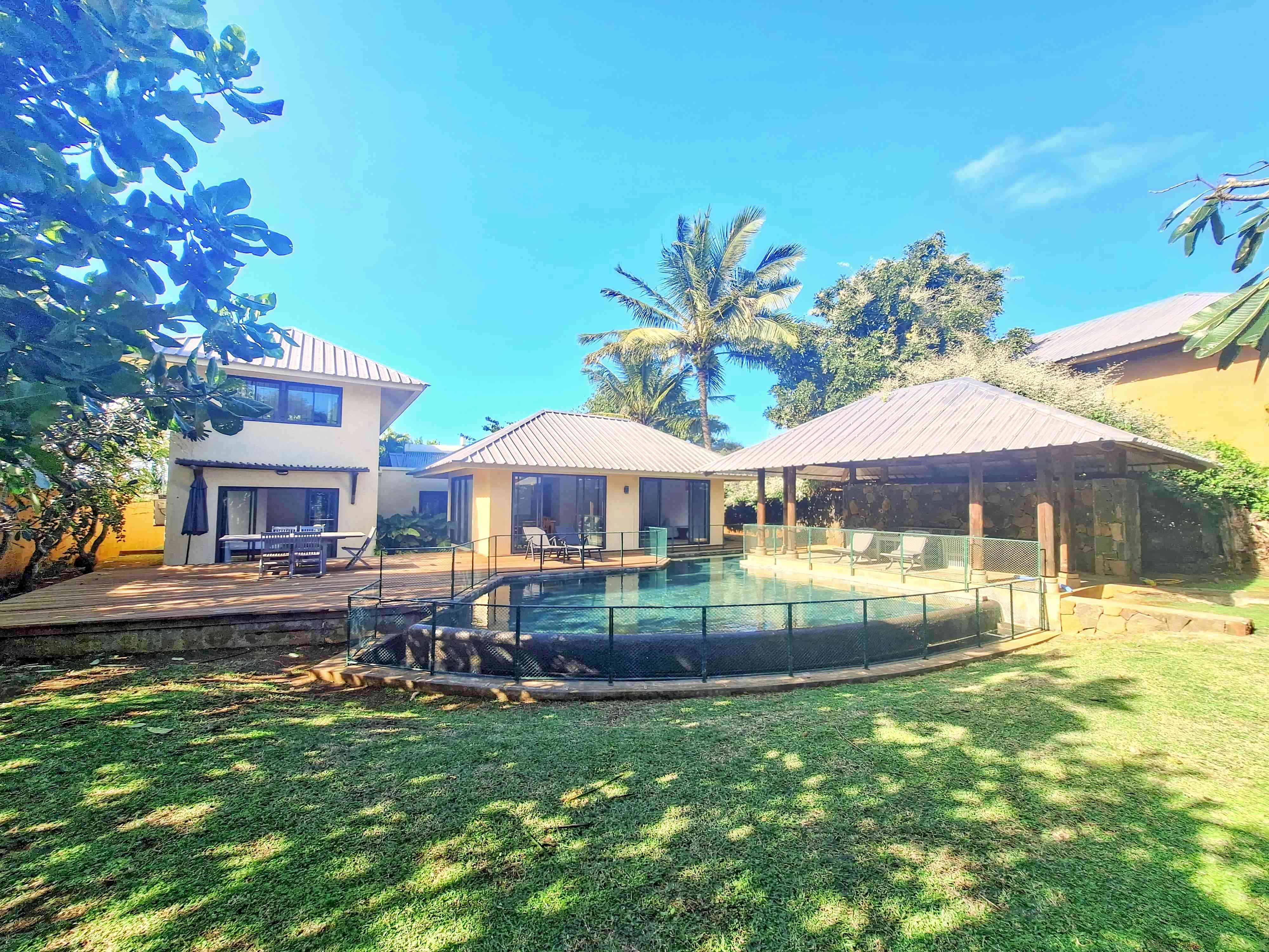 Belle et grande maison familiale de 4 chambres située dans un bon voisinage.