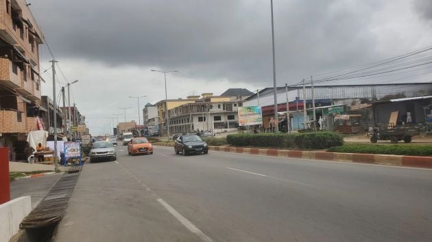 COCODY grande voie d'Abatta vente  terrain commercial 1400m2