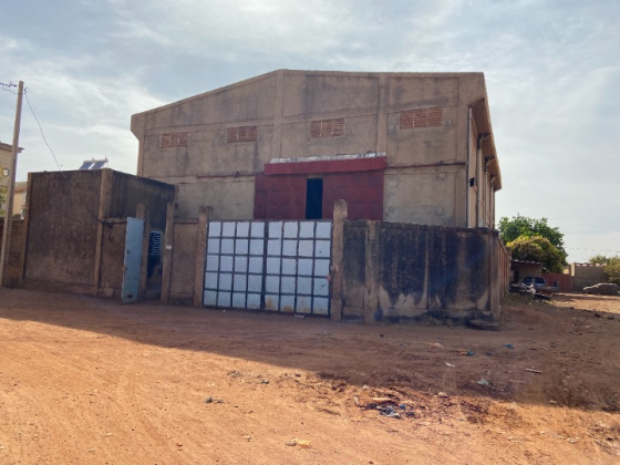 ENTREPÔT DE 300 M² SUR PAN COUPE EN LOCATION À RIMKIETA ...