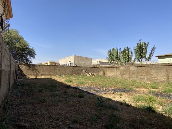 PARCELLE ENTIÈREMENT CLÔTURÉE DE 500 M² EN ...