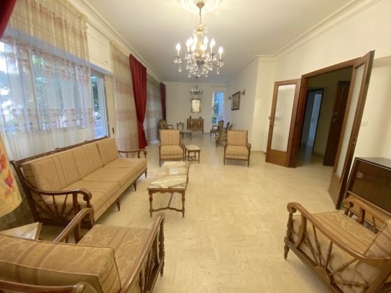 Furnished apartment to rent in Achrafieh 3 bedrooms + parking