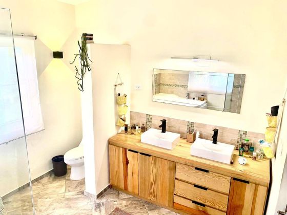 Charmante villa de plain-pied avec piscine et jardin tropical