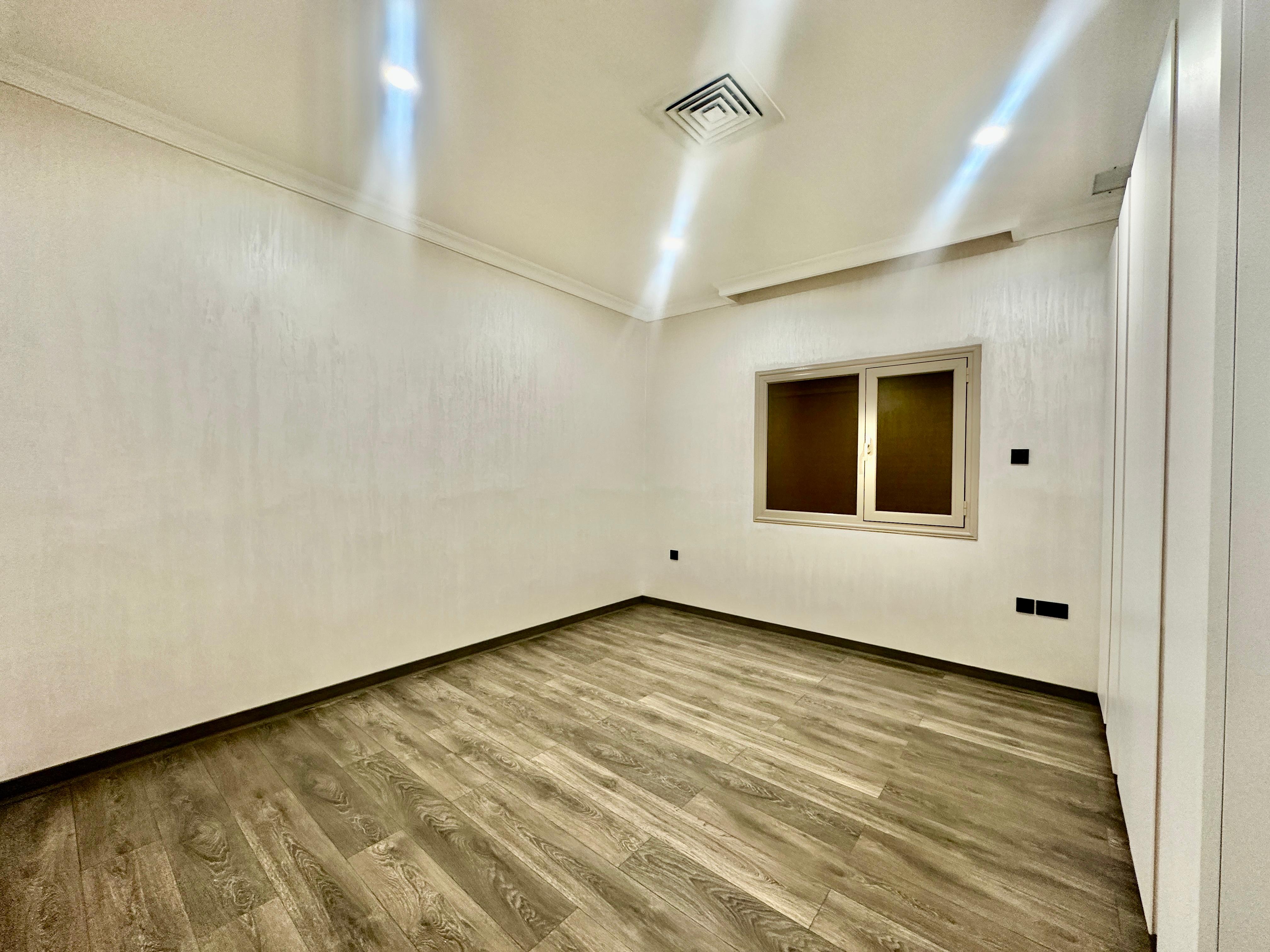 Four bedroom floor for rent in Al-Siddeeq