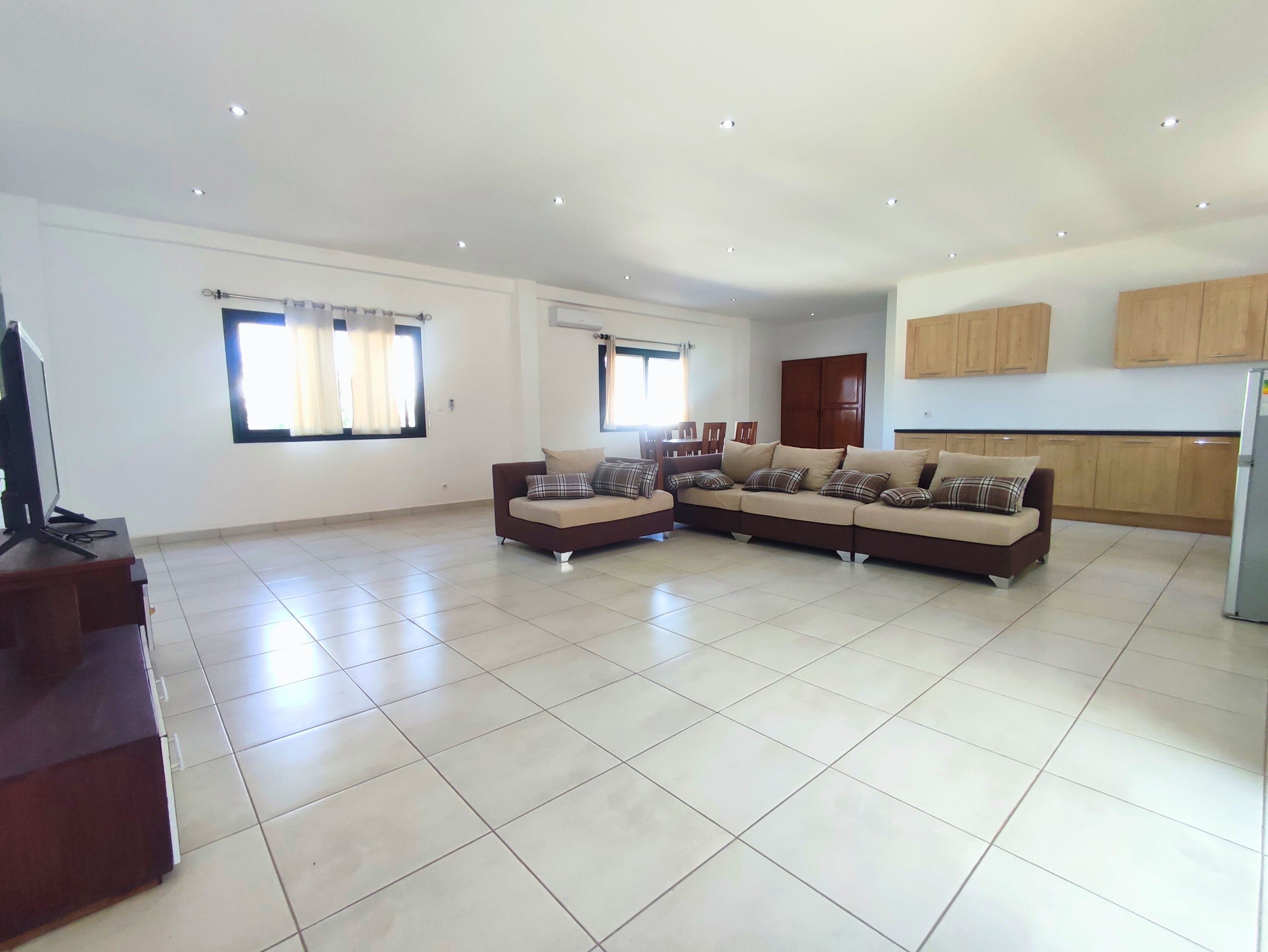 A LOUER - Appartement F2 en centre-ville - Tuléar Centre - Madagascar