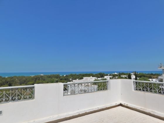 For sale: Two-bedroom duplex with sea view at the Golden Tulip Gammarth