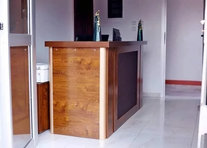 VENTE -COMPLEXE HOTELIER -ADIAKE