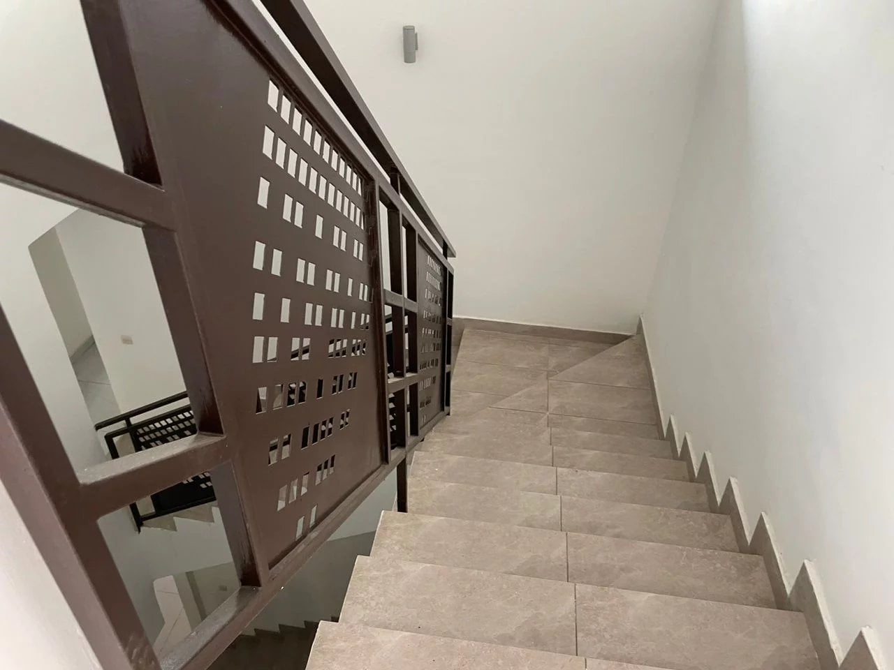 A VENDRE -VILLA DE 5 PIECES -ANGRE NOUVEAU CHU