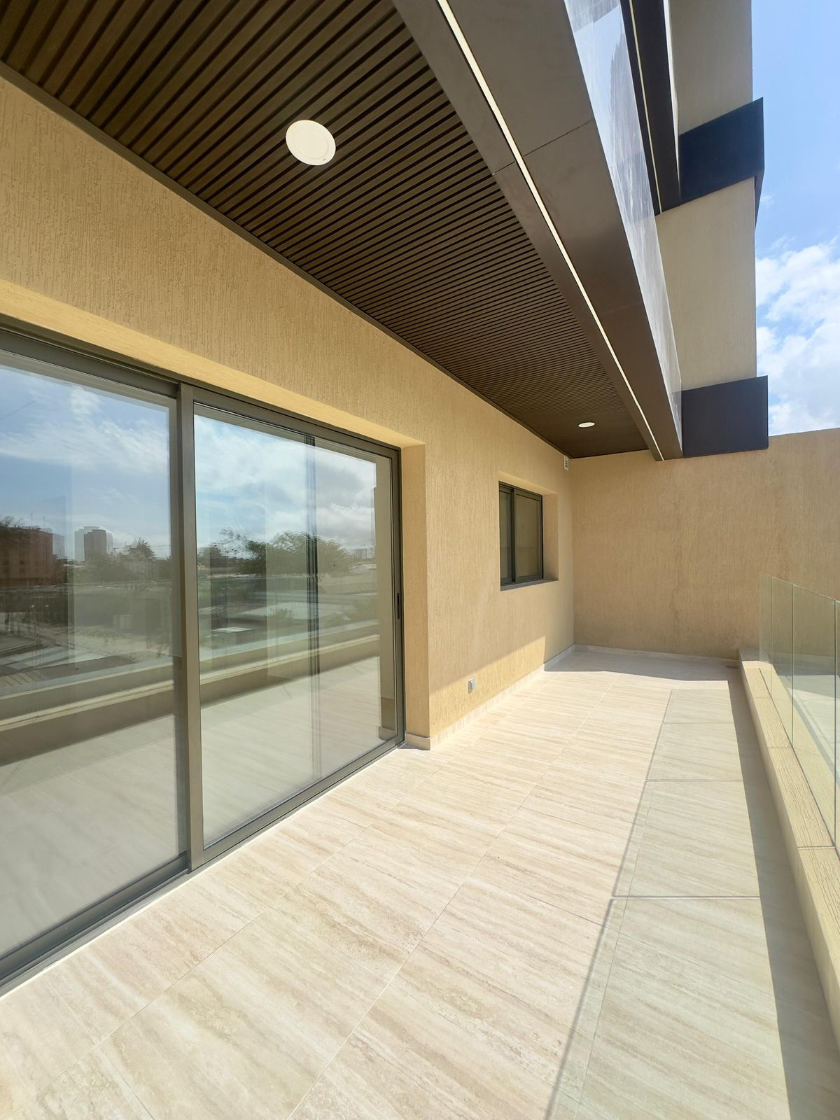 À LOUER – APPARTEMENT 3 PIÈCES HAUT STANDING | ZONE 4 BIÉTRY