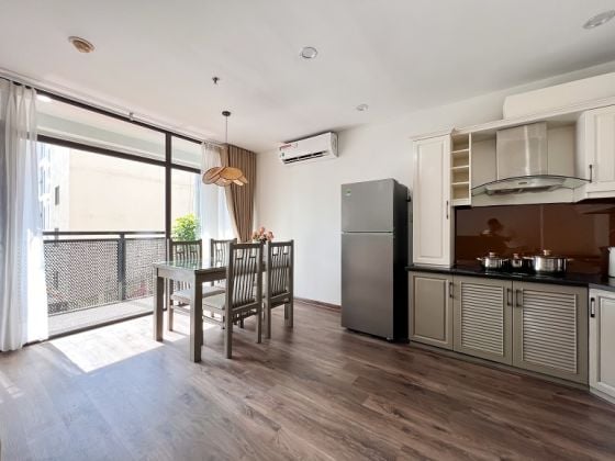 Bright, modern 2 – bedroom apartment with balcony in Kim Ma street, ...