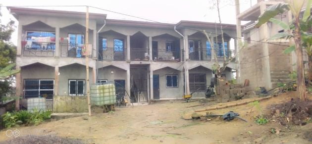 Immeuble R + 1 à vendre à Japoma