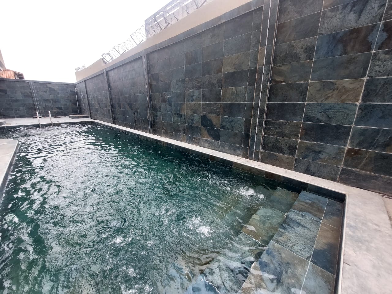 Appartements 4 pièces à louer à la Riviera 4 M'badon