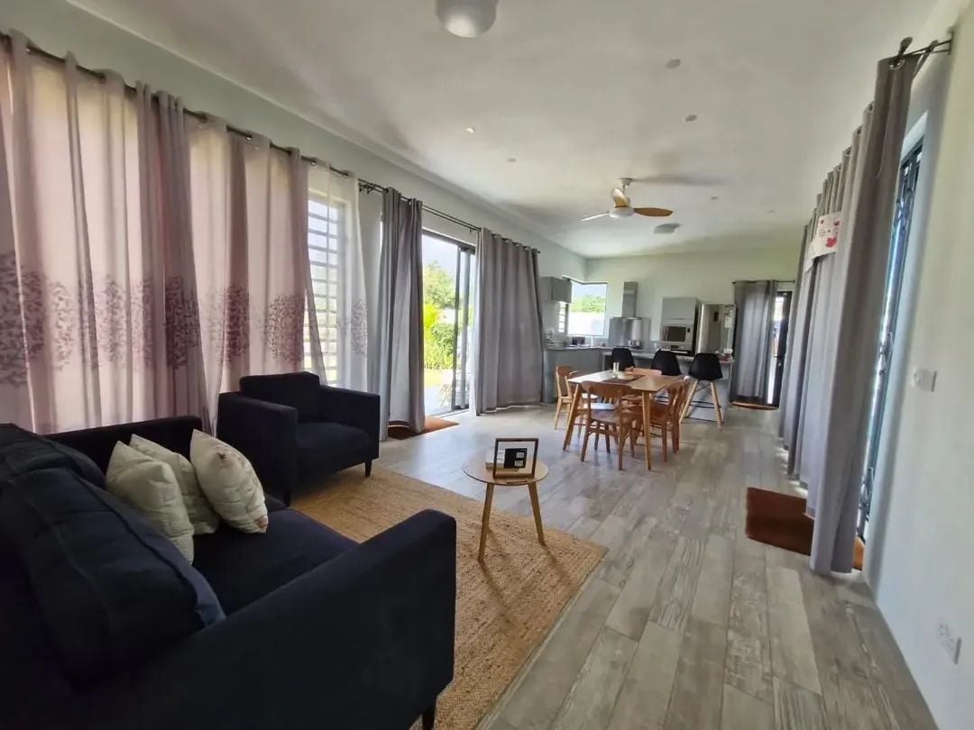 Beautiful and modern individual house for rent in Albion!