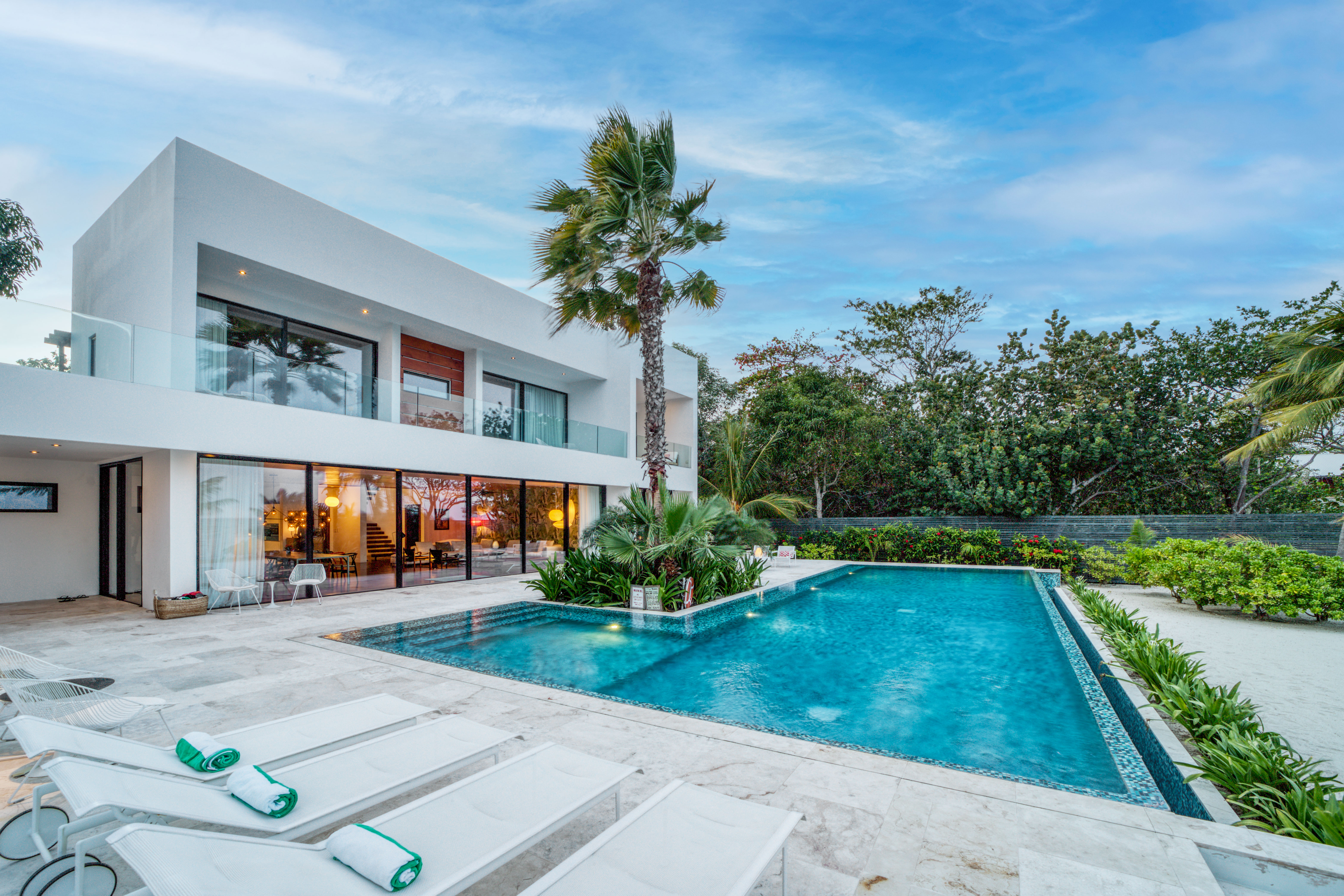 High-end Beach House in Belize, Central America