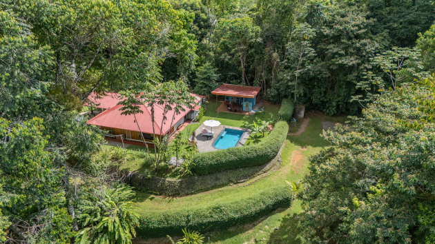 Property on 15,000 m2, 10 minutes from the beaches of Dominical, Playa ...