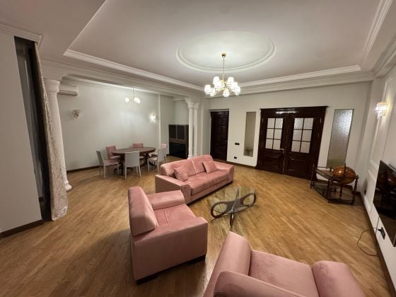 Apartment above the Sahil metro station