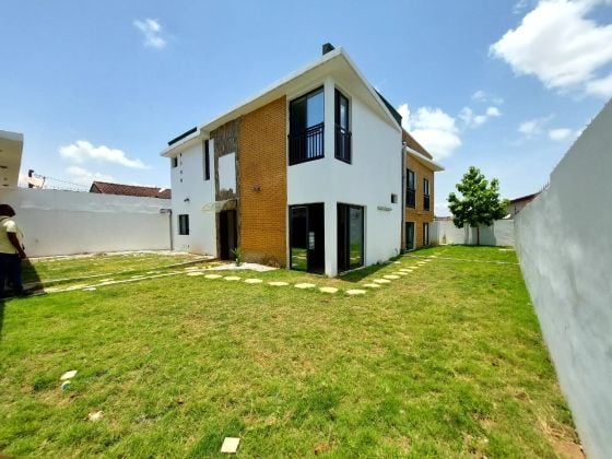 Villa duplex di 5 locali in affitto a Riviera 4