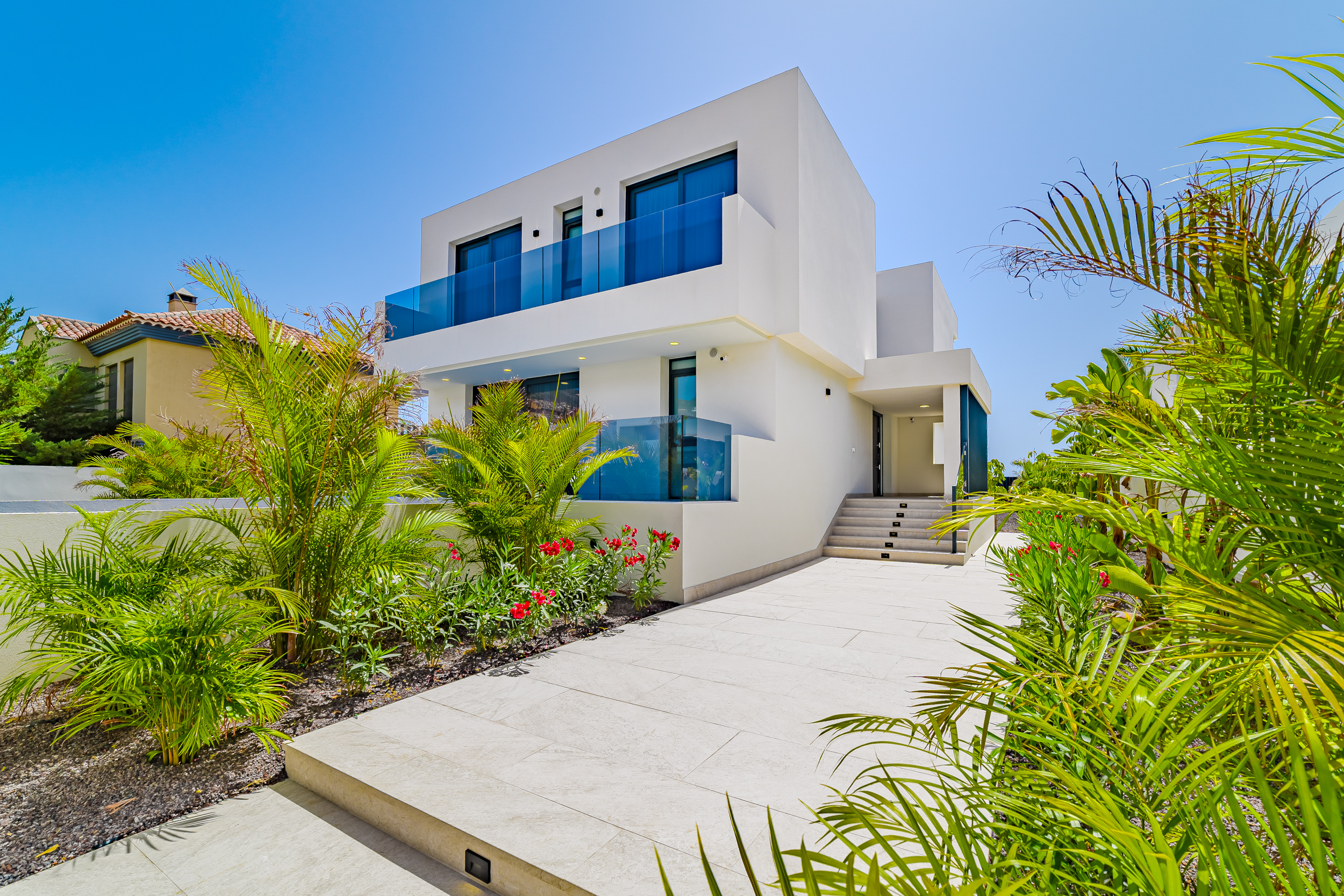 Villa Bella – New Luxury 5BR Villa w/ Heated Pool in Madroñal, Costa Adeje (Tenerife)